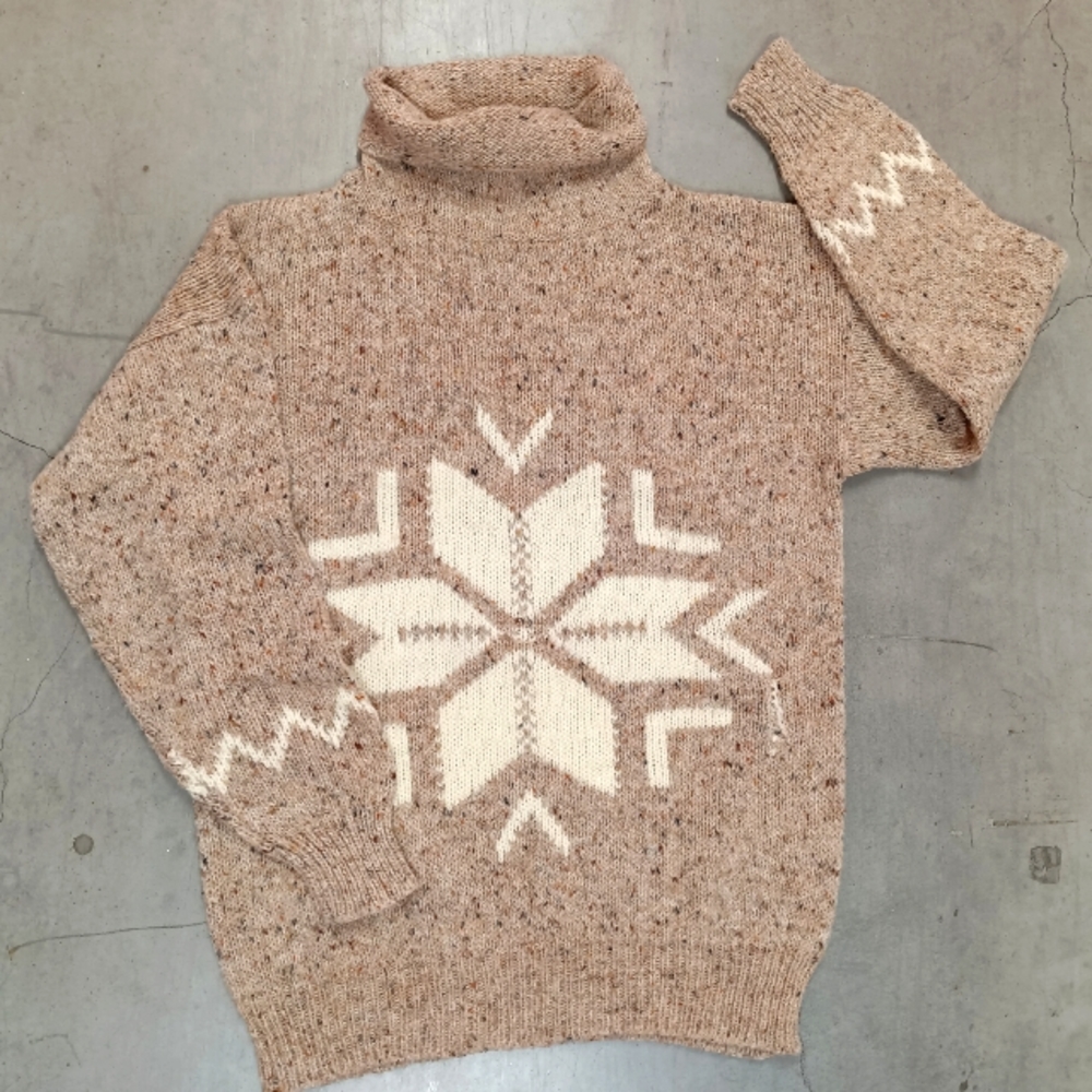 Townhouse Vintage Heather Marled  Wool Turtleneck Sweater with Graphic Intarsia